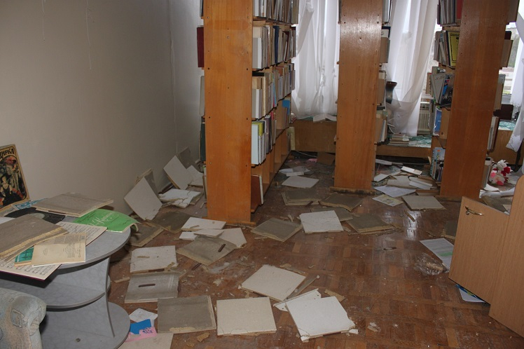 Вигляд бібліотеки після російського вторгнення