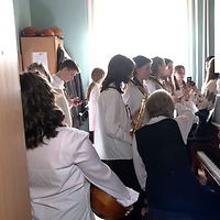 Учні готуються до концерту. Суспільне Черкаси